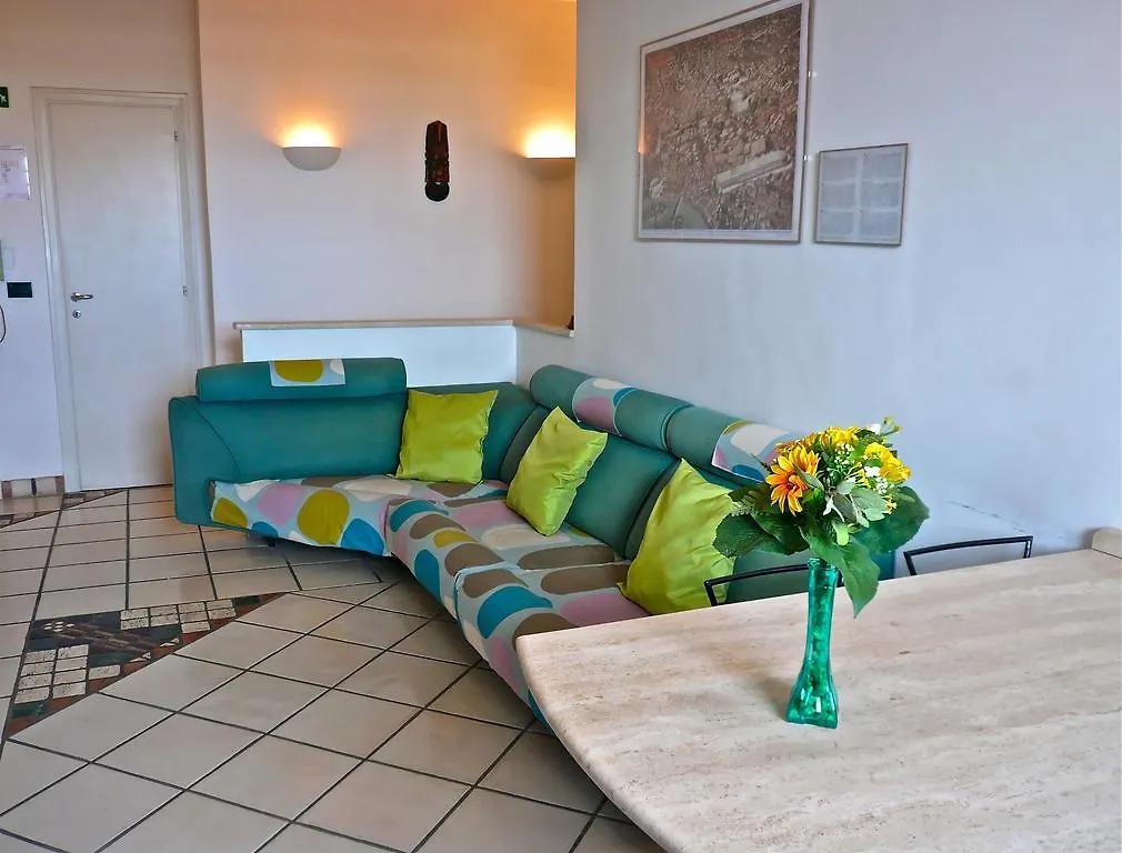 Bed and Breakfast Da Roy A Cinecitta Rom Frühstückspension